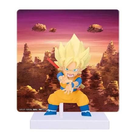 Figura Goku Super Saiyan Mini Dragon Ball Daima Banpresto - con panel de fondo
